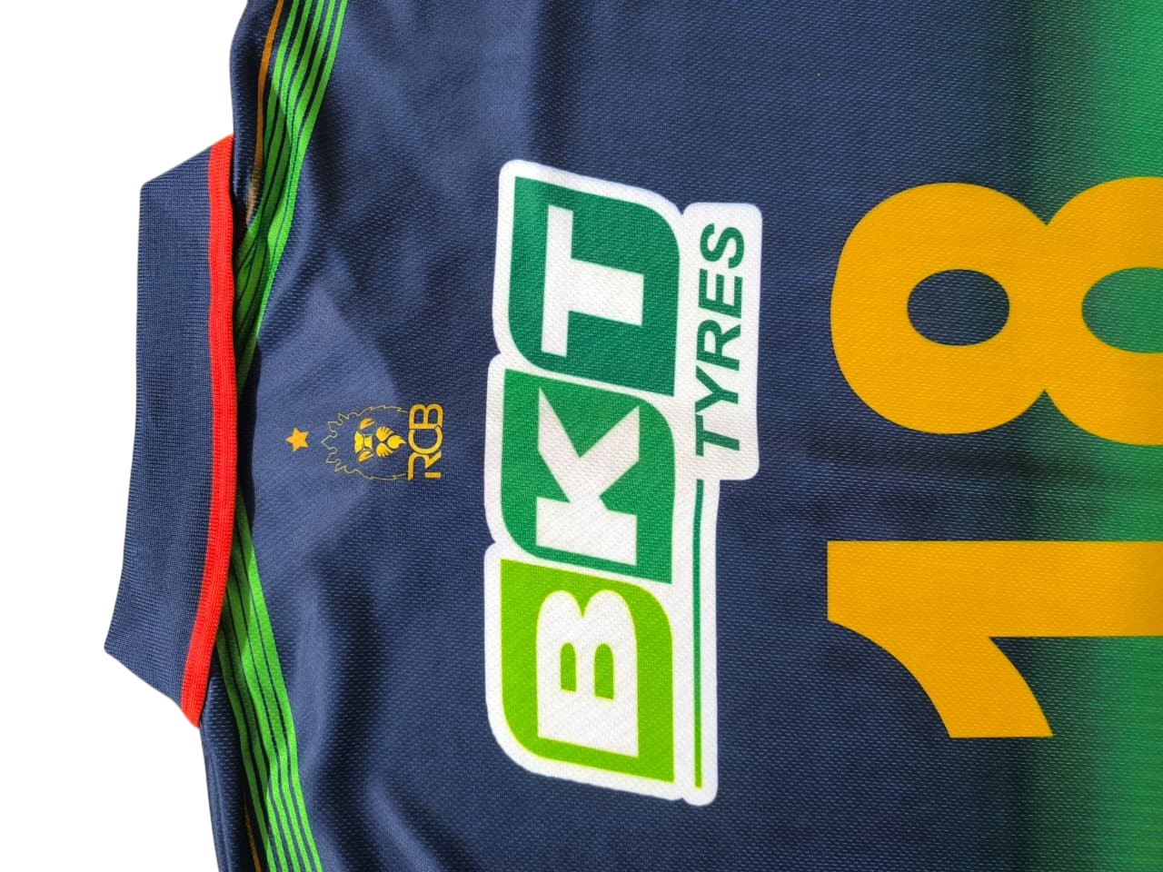 Royal 2026 Special Edition: "Go Green" Fan Jersey